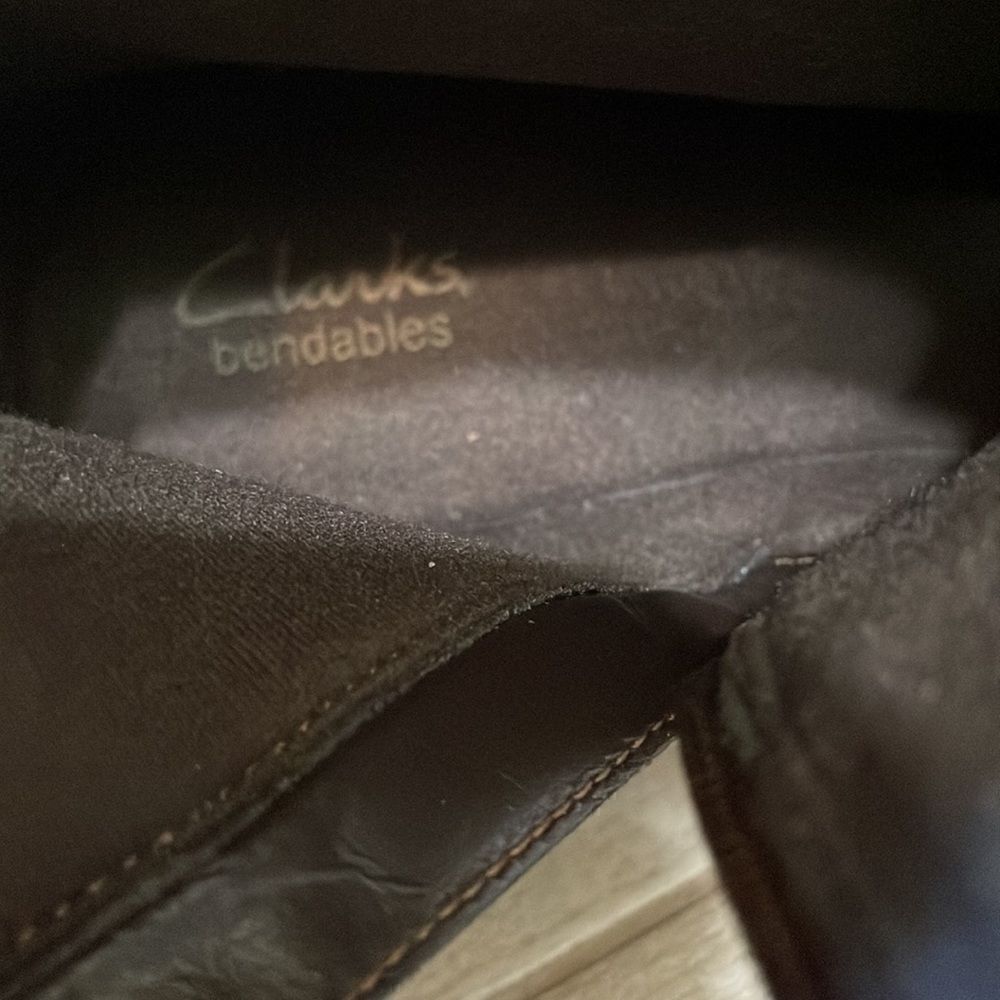 CLARKS BENDABLES brown leather boots - Picture 9 of 9